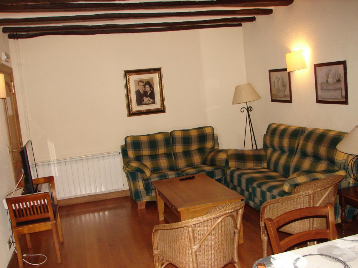 Apartamentos Lazkano I Y II Uharte-Arakil ภายนอก รูปภาพ
