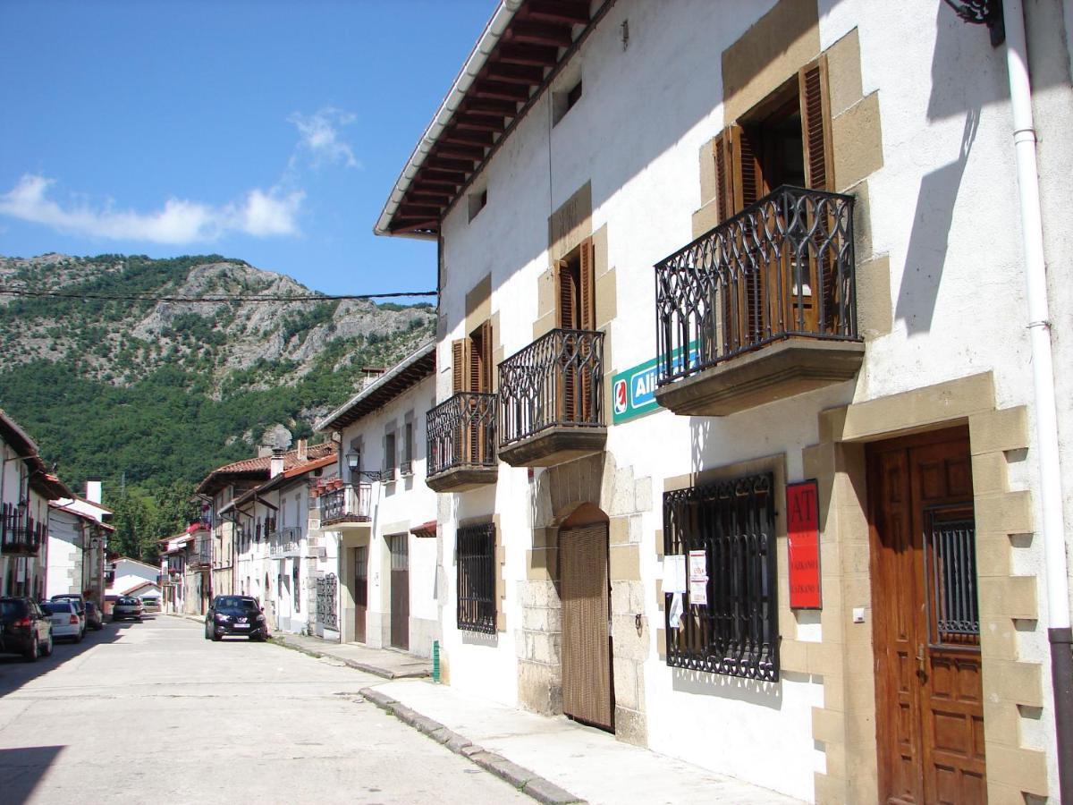 Apartamentos Lazkano I Y II Uharte-Arakil ภายนอก รูปภาพ