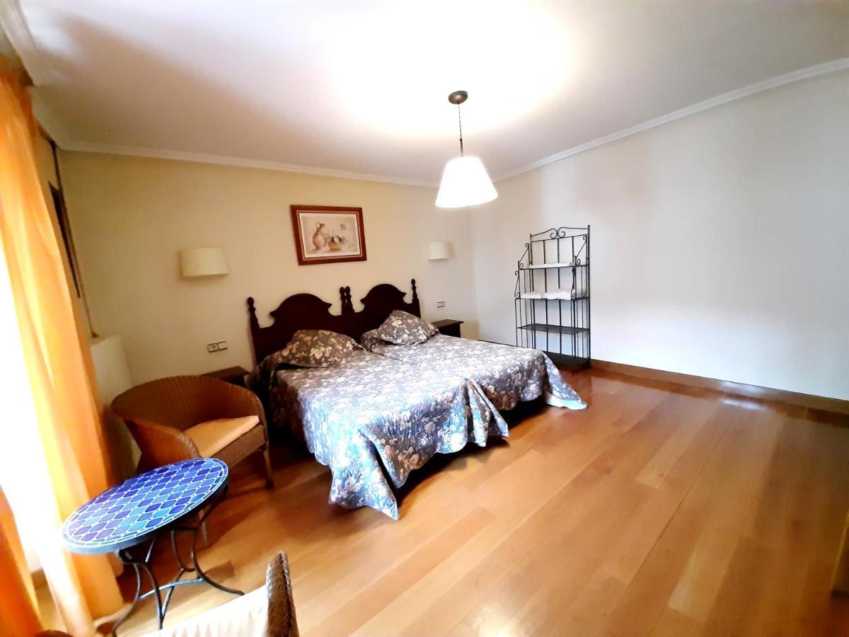 Apartamentos Lazkano I Y II Uharte-Arakil ภายนอก รูปภาพ